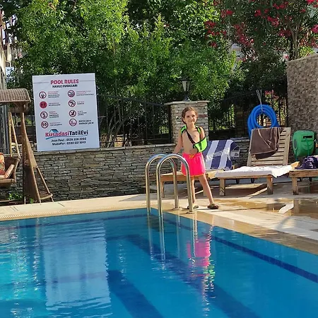 Dora Kusadasi